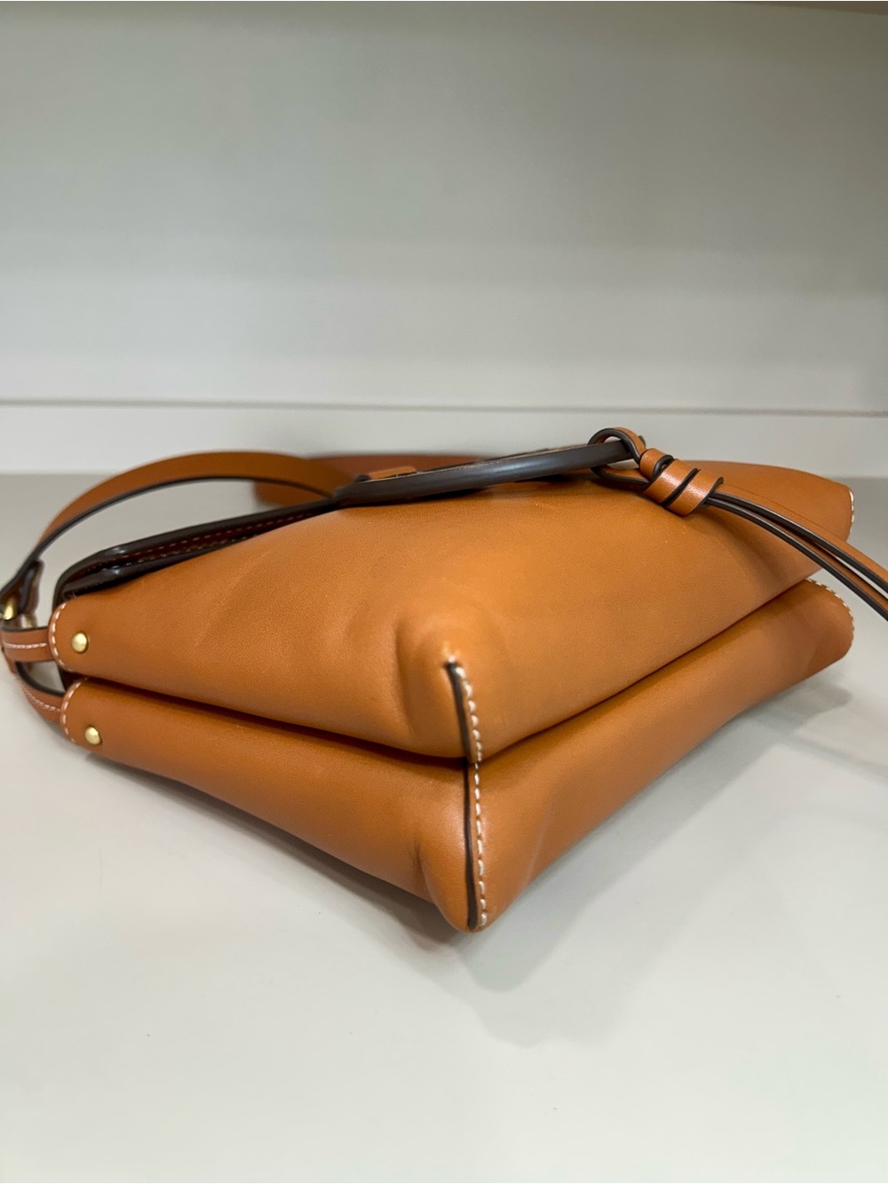 Authentic Tory Burch Miller Crossbody Aged Camello Leather Tassel Flap Bag Purse - Picture 7 of 16